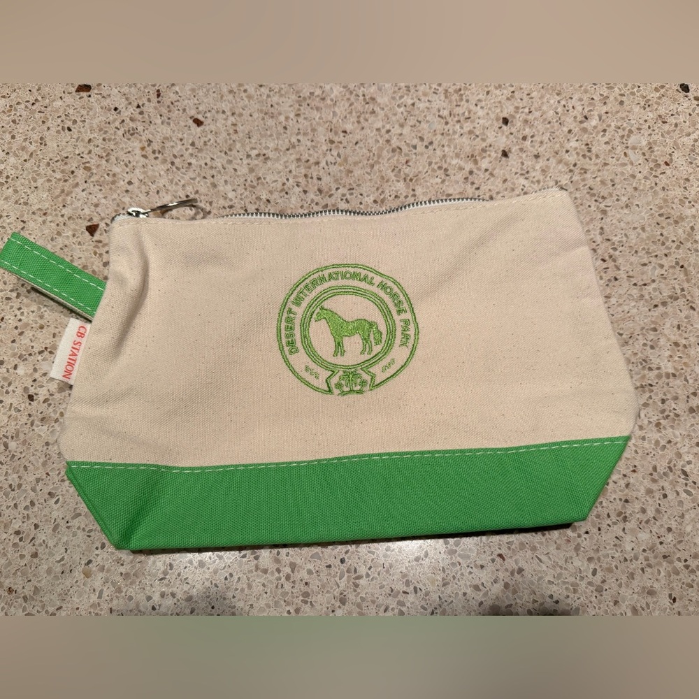 NWT Desert International Horse Park Green and Cream Zip Pouch with DIHP Logo